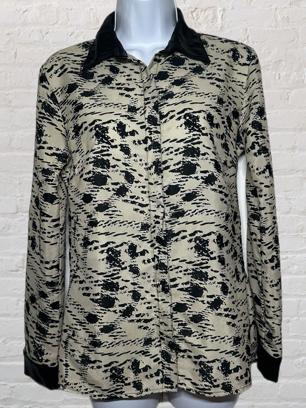 DKR & Co Studio Beige & Black Abstract Print Button-Up Shirt Women’s Size Small